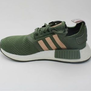 NEW Women’s Adidas Ultraboost Running Shoe US 9